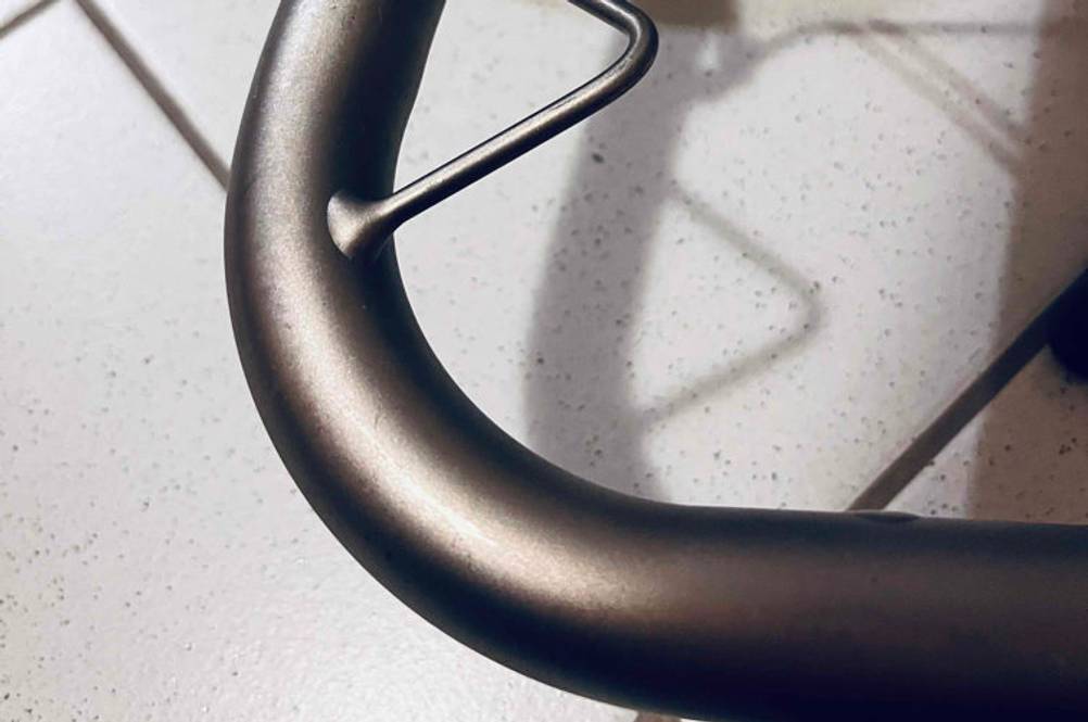 Golf-Trolley getestet: Ansicht des Aluminium-Materials eines Gestells von einem Golf-Trolley.