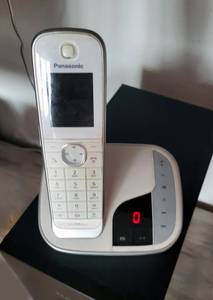Schnurloses Telefon mit Anrufbeantworter KX-TGJ320 der Marke Panasonic.