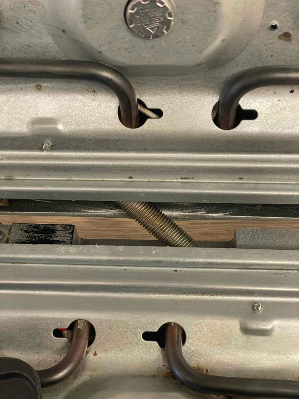 Detailansicht der Klappstelle von einem geöffneten Sandwichmaker 3 in 1 im Test.