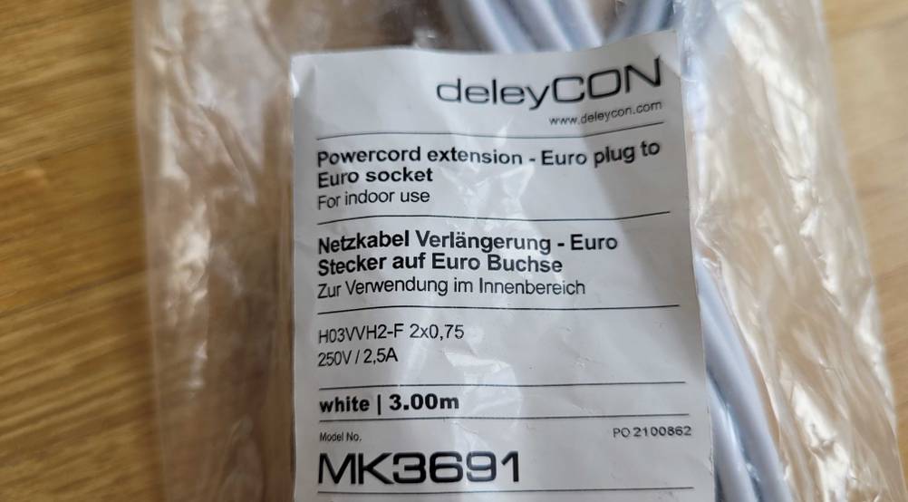 Verlängerungskabel im Test: Nahaufnahme des Labels auf der Verpackung mit Informationen.