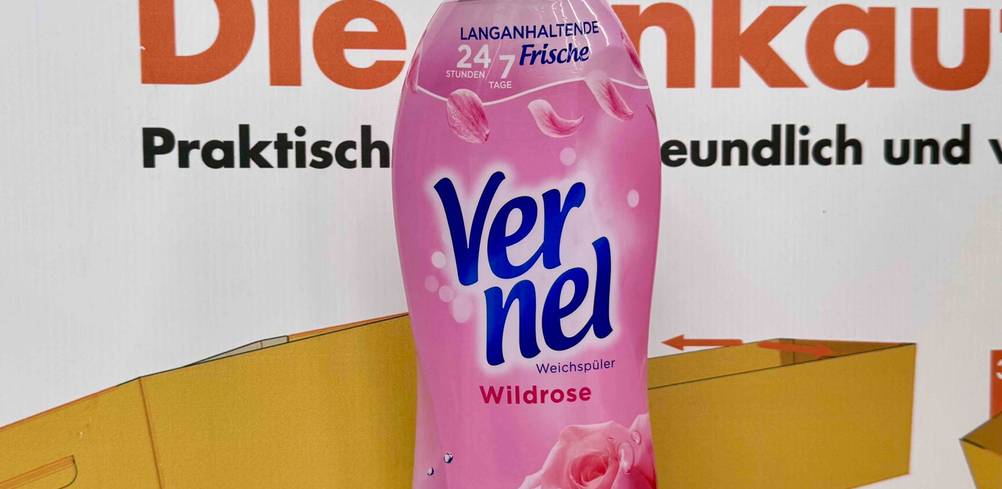 Vernel-Weichspüler getestet: Nahaufnahme der Verpackung vorne mit Logo und Artikelbezeichnung.