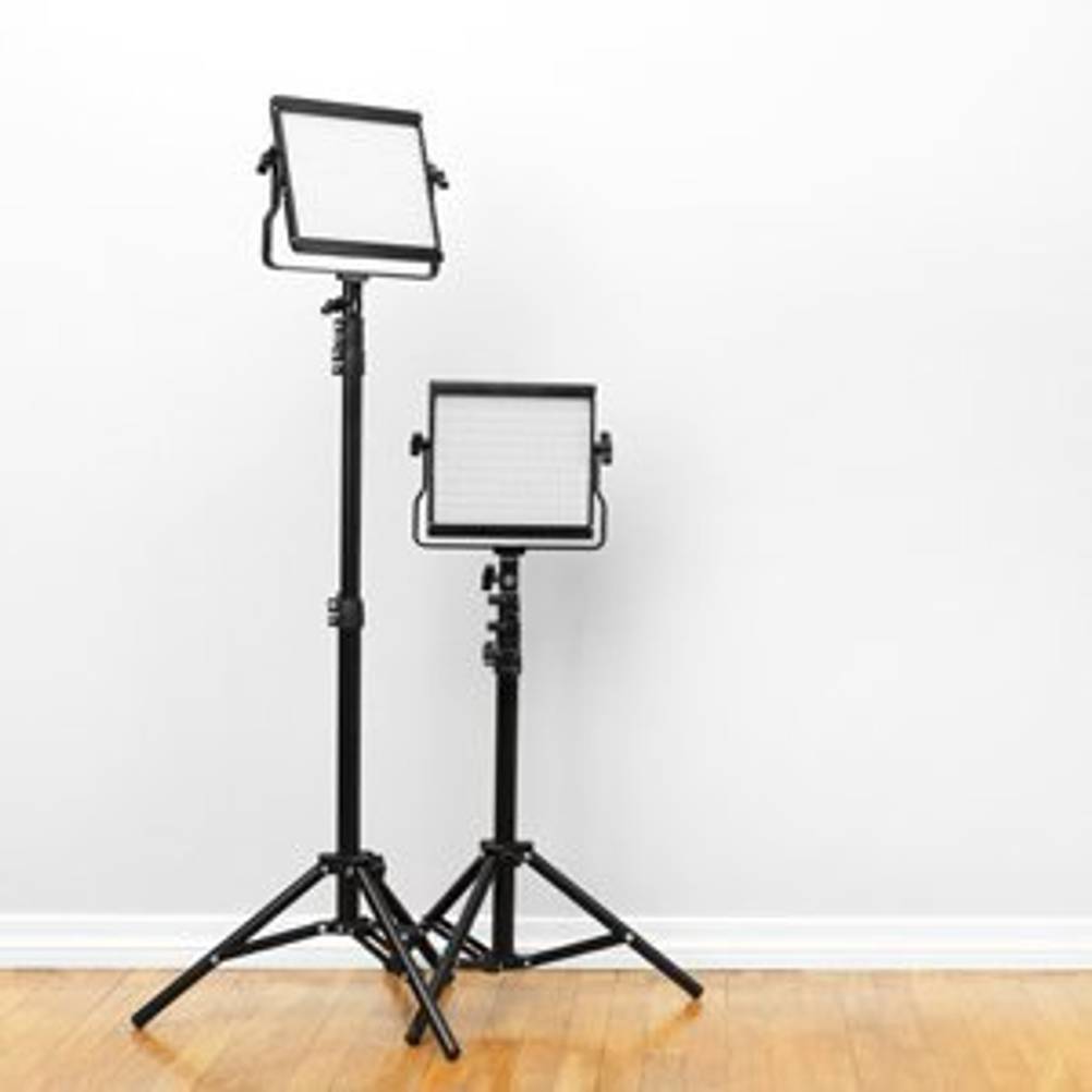videoleuchte-mit-stativ