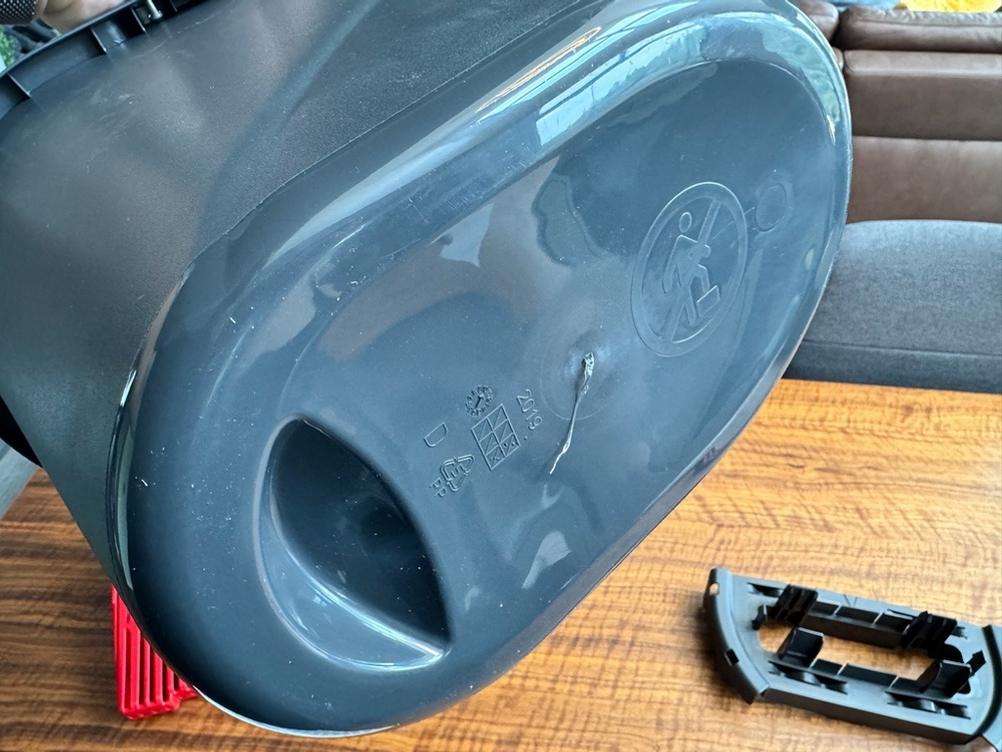 Die Unterseite des Behälters des Vileda 168309.