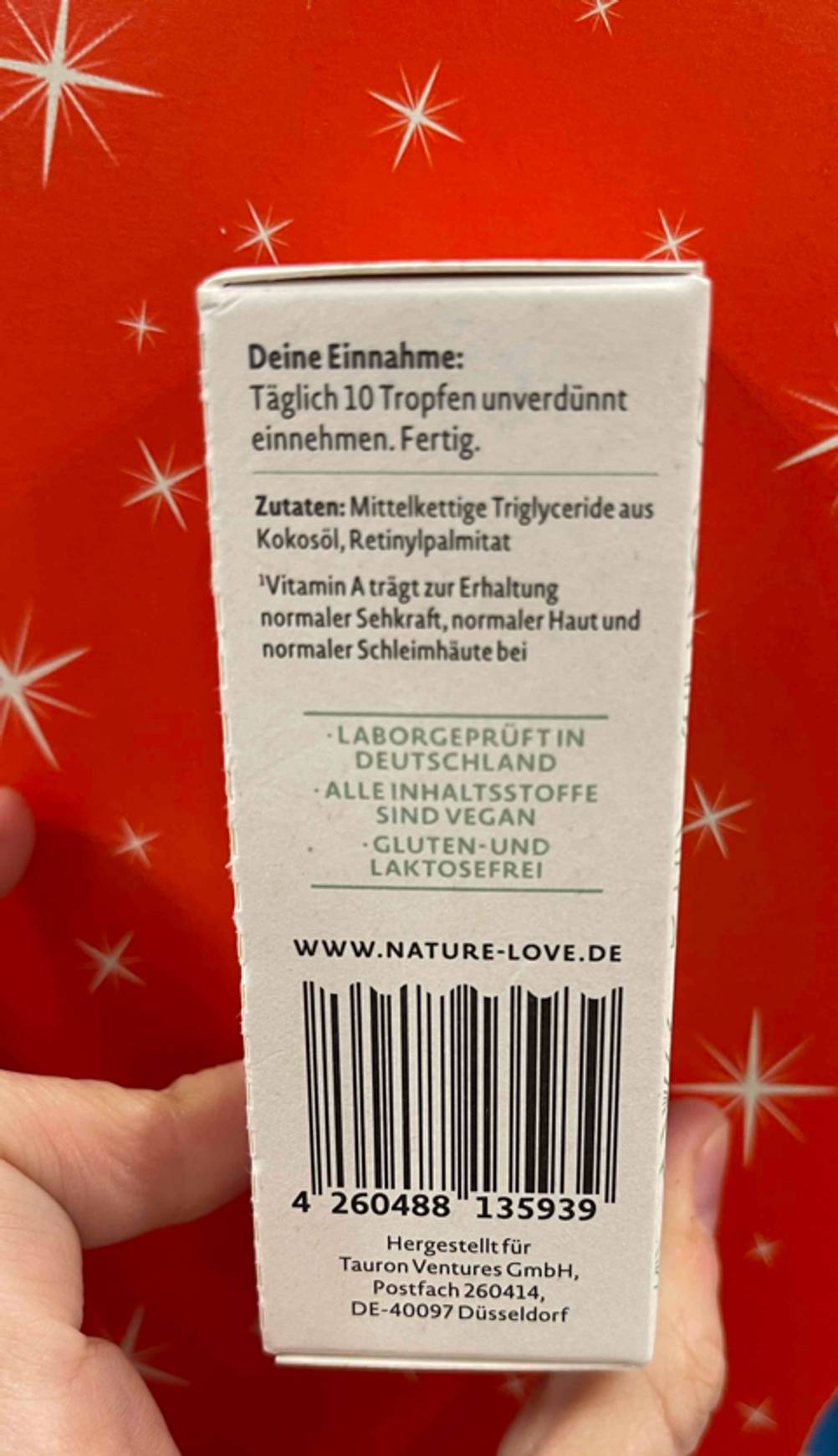 Vitamin A getestet: Auf der Seite der Kartonverpackung stehen Infos zur Einnahme und zu Zutaten.