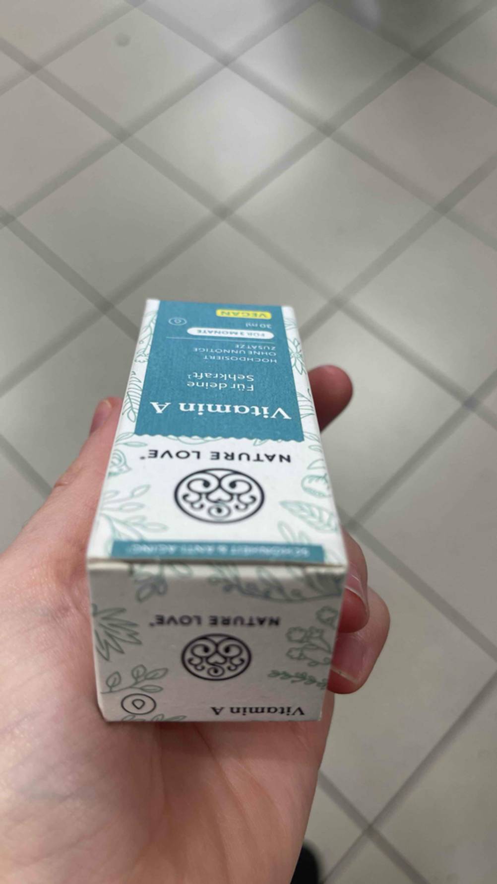 Vitamin A im Test: Blick auf den Packungsdeckel.
