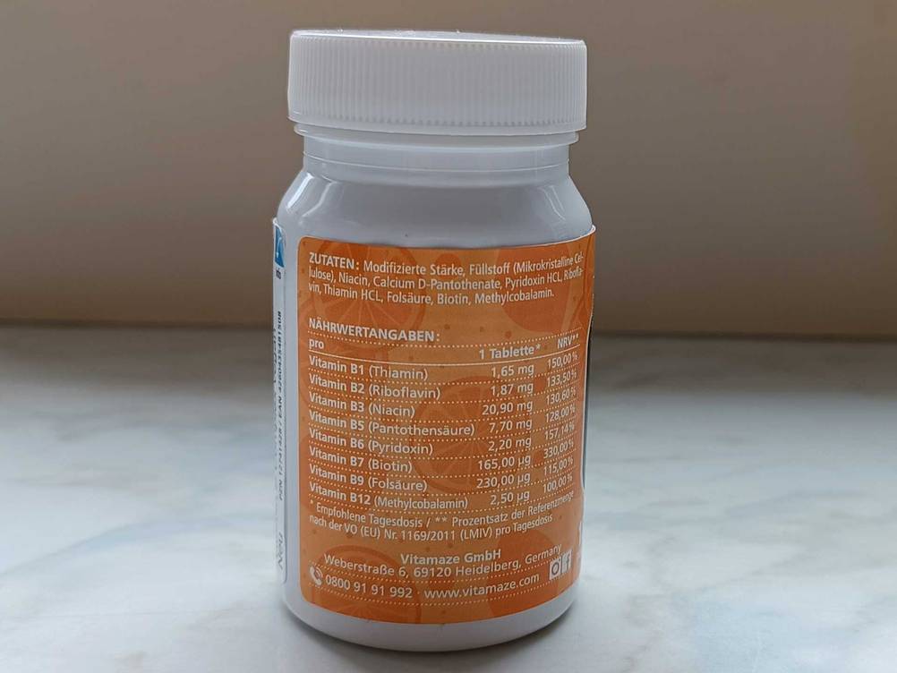 Nahaufnahme der Nährwerttabelle auf einer Dose des getesteten Vitamin-B-Komplex.