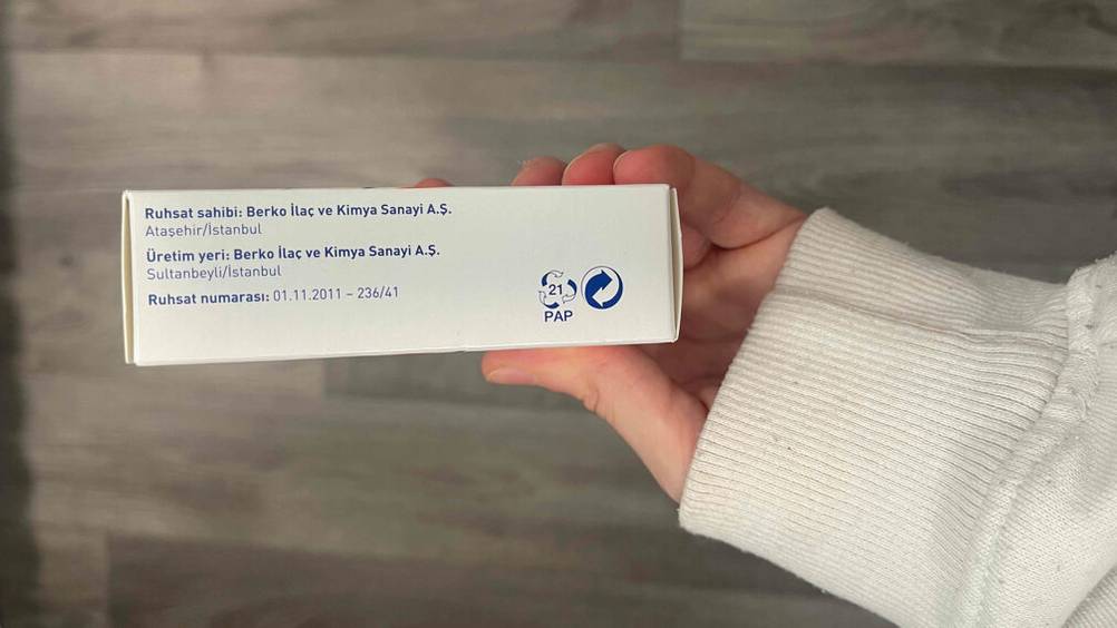 Seitenansicht der Packung des getesteten Vitamin B1.