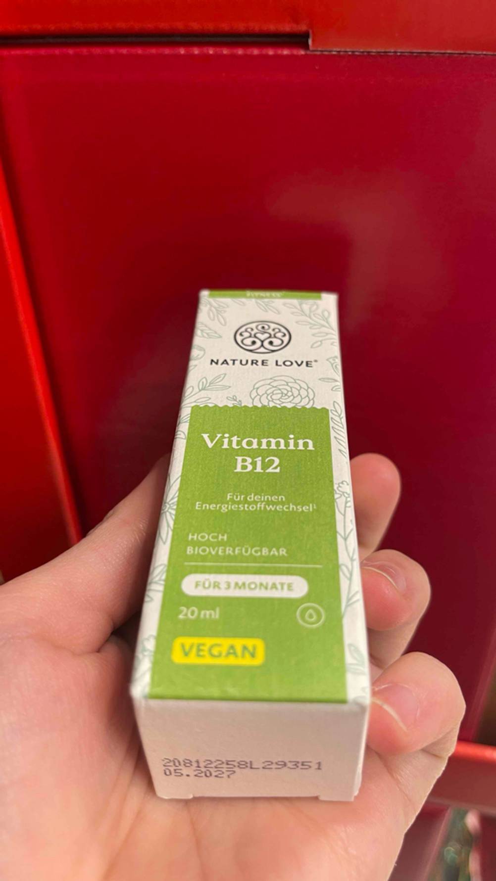 Unterseite der Verpackung der getesteten Vitamin-B12-Tropfen.