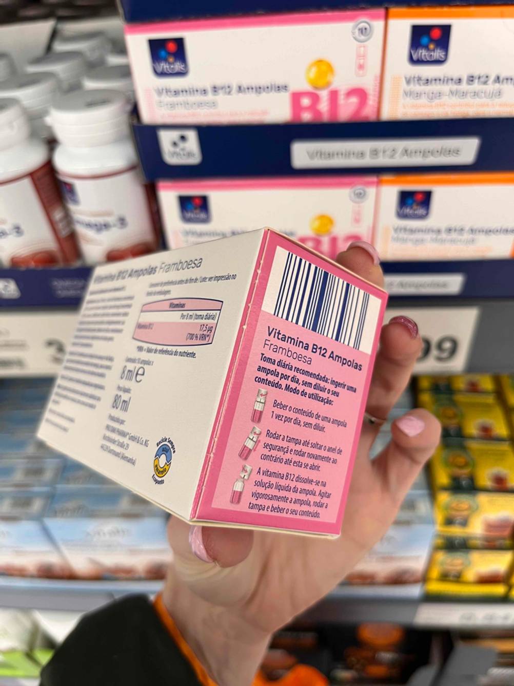 Vitamin B12 geteset: Nahaufnahme der Seite einer Packung.