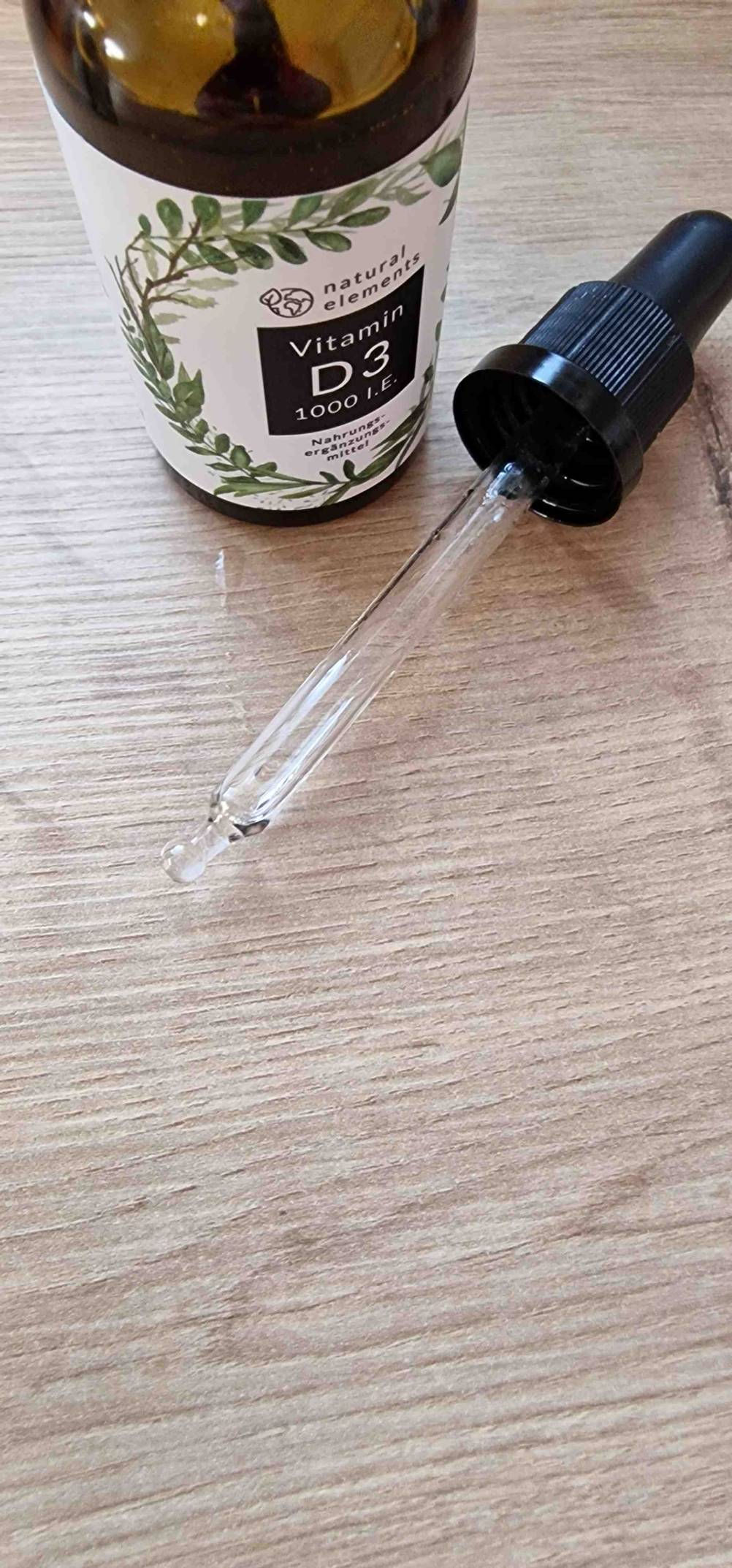 Nahaufnahme der Pipette einer Flasche Vitamin D3 im Test.