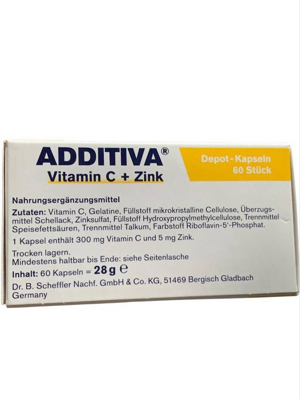 Vitamine (hochdosiert) im Test: Nahaufnahme der Verpackung mit Zutatenliste.