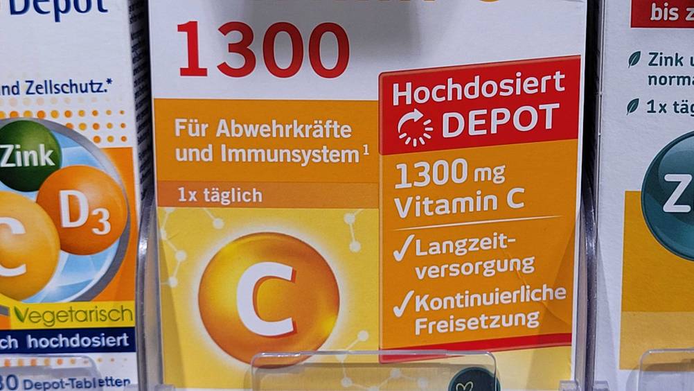 Vitamine (hochdosiert)-Test: Nahaufnahme der Verpackung mit Informationen.