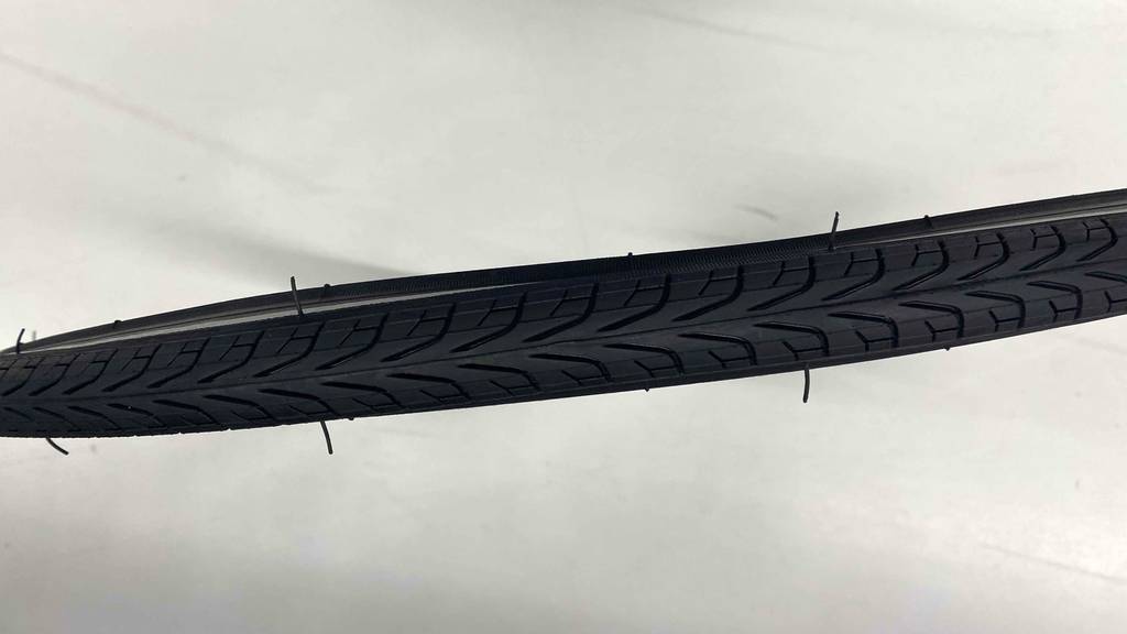 Detailansicht des Materials eines getesteten Rennrad-Reifens.