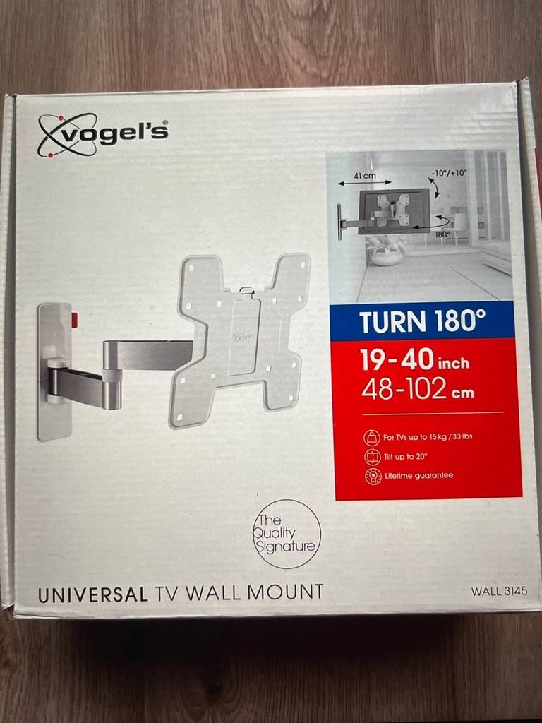 TV-Wandhalterung im Test: Nahaufnahme einer Originalverpackung des Modells Wall 3145 von Vogel's.