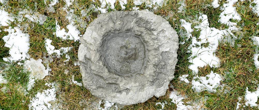 vogeltraenke-selber-bauen-beton-garten