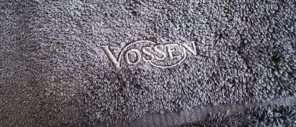 Das Logo auf einem Vossen-Vienna-Style-Supersoft-Handtuch
