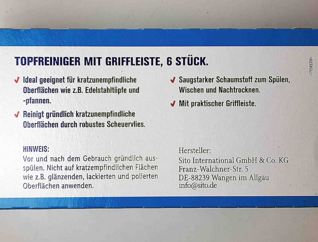 Nahaufnahme der Produktbeschreibung auf einer 6-Stück-Packung mit gelben Spülschwämmen im Test.