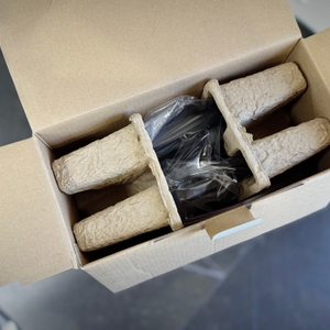 Das getestete Waffeleisen von Cloer wird ausgepackt.