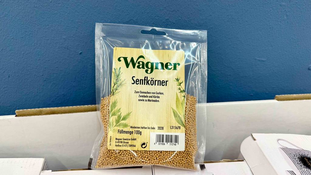 Senfkörner getestet: Auf der Verpackung stehen Einsatzmöglichkeiten.