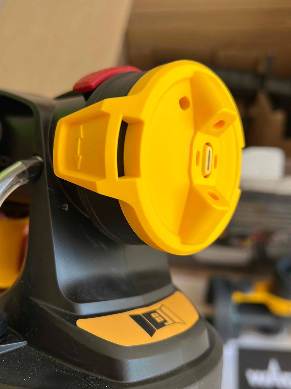 Nahaufnahme des Sprühkopfes eines Wagner W575 Flexio Farbsprühsystems.