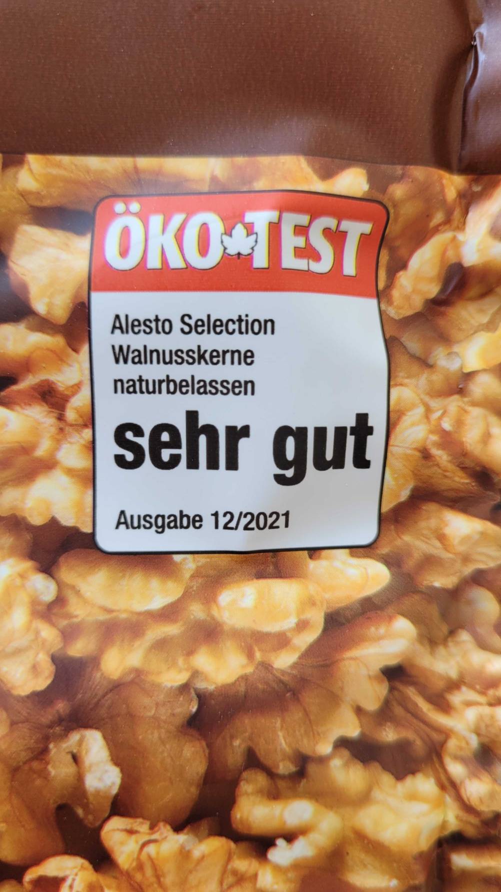 Walnüsse getestet: Nahaufnahme des Öko-Siegels auf der Verpackung.