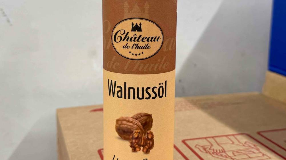 Walnussöl getestet: Nahaufnahme der Verpackung mit Logo und Artikelbezeichnung.