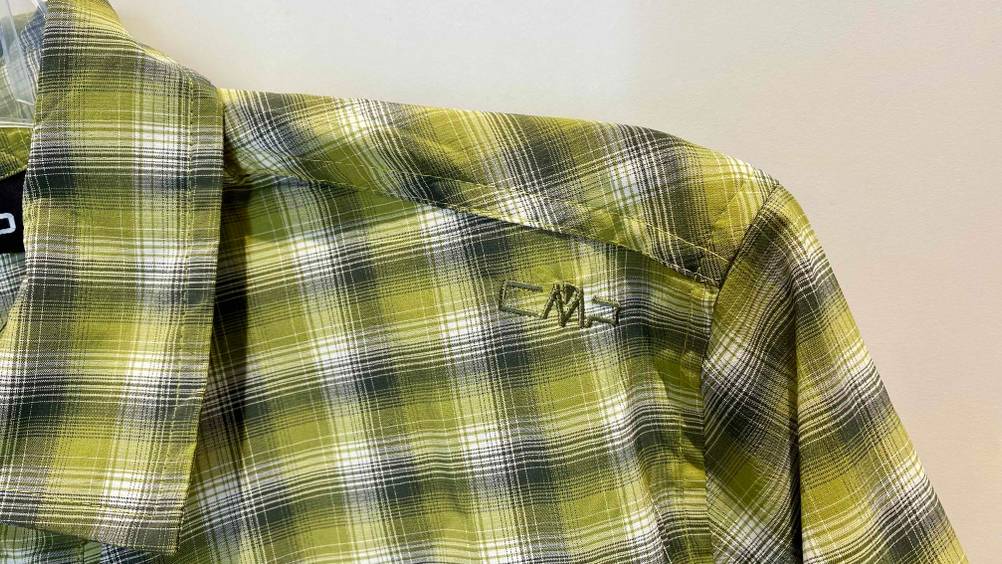 Wanderhemd-Test: Schulter-Schnitt und Verarbeitung mit Doppelnähten beim CMP-Wanderhemd