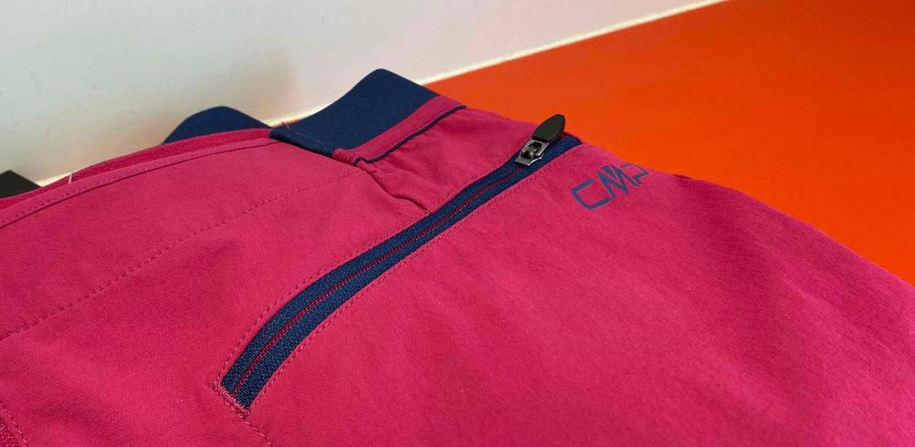 Hochwertig verarbeiteter Reißverschluss an der getesteten CMP-Damen-Wanderhose