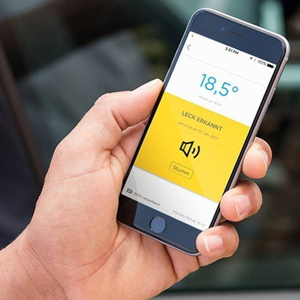 Smartphone mit Alarm-Meldung