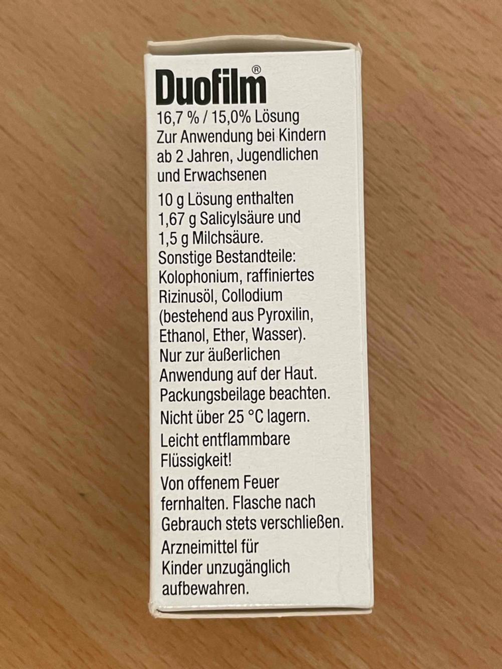Warzenmittel im Test: Seitenansicht der Verpackung mit Informationen.