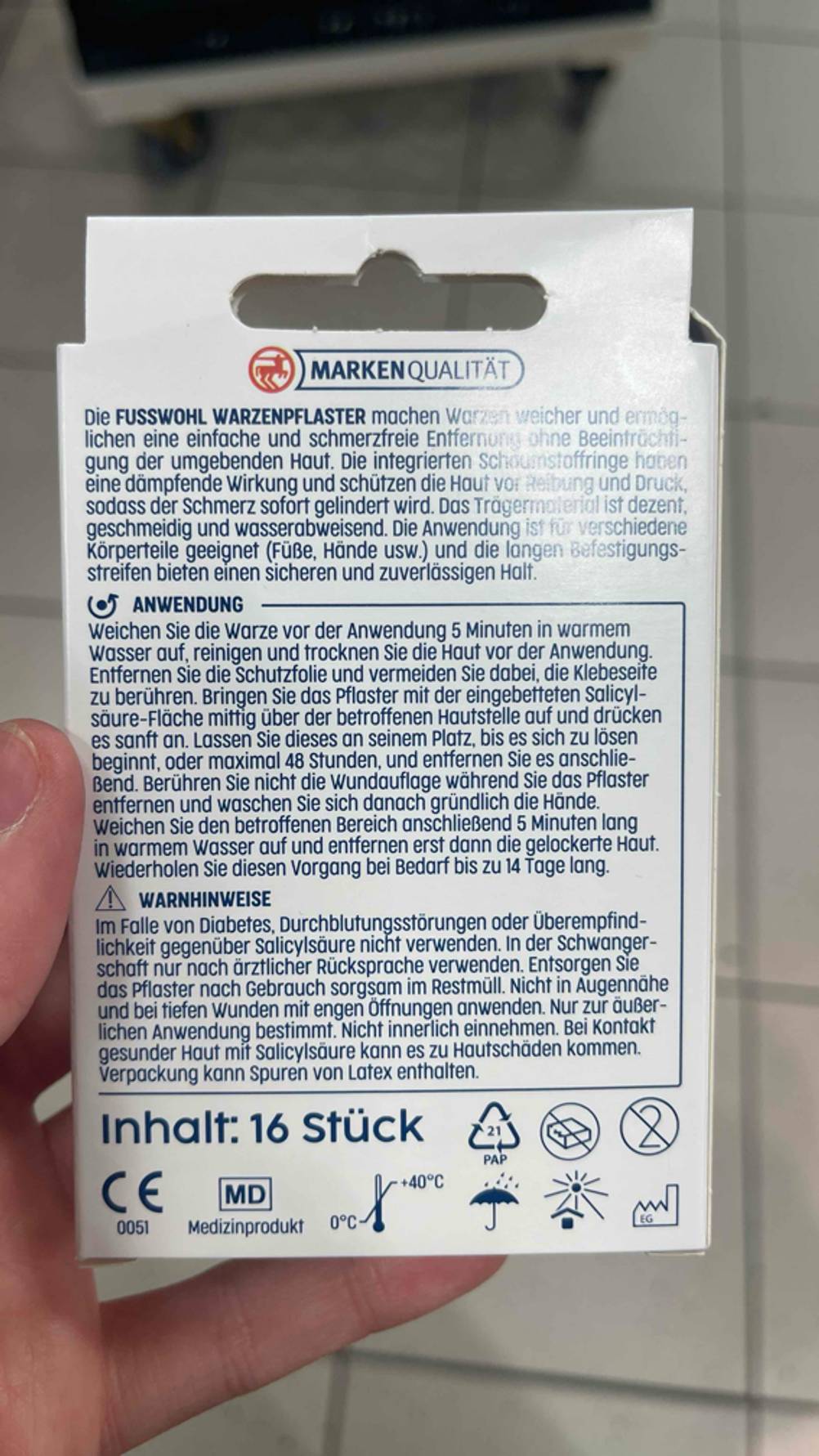 Warzenpflaster getestet: Rückseite der Verpackung mit Informationen.