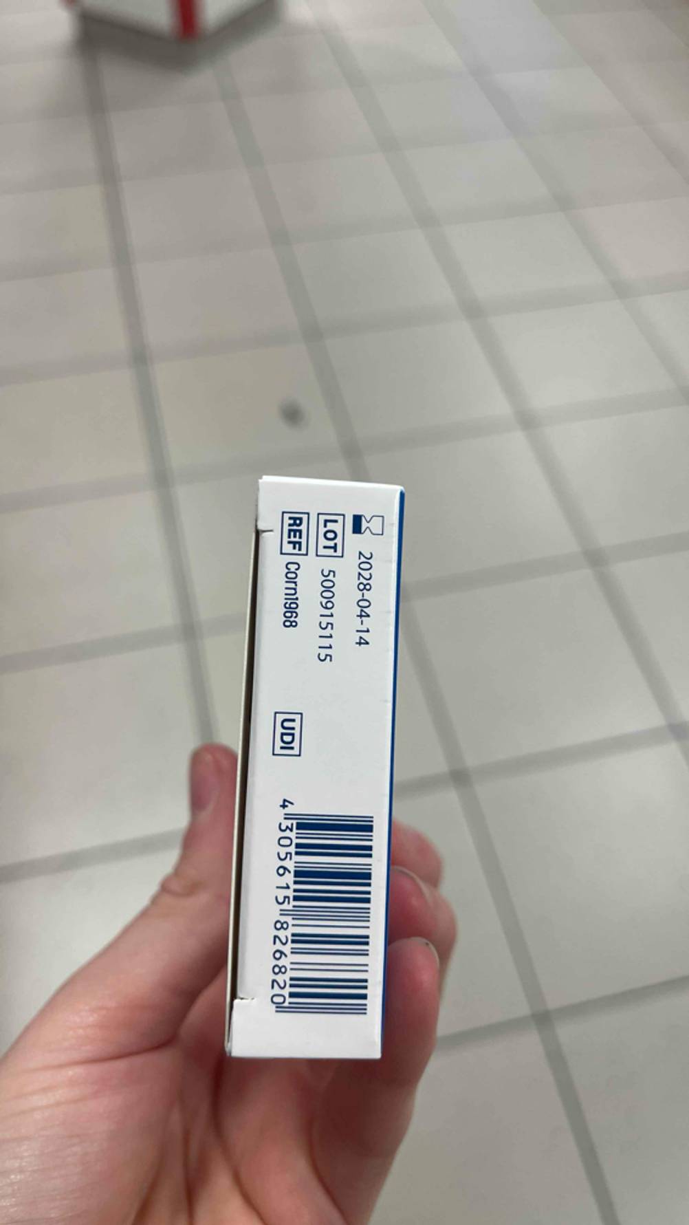 Unterseite der Verpackung der getesteten Warzenpflaster mit Strichcode.