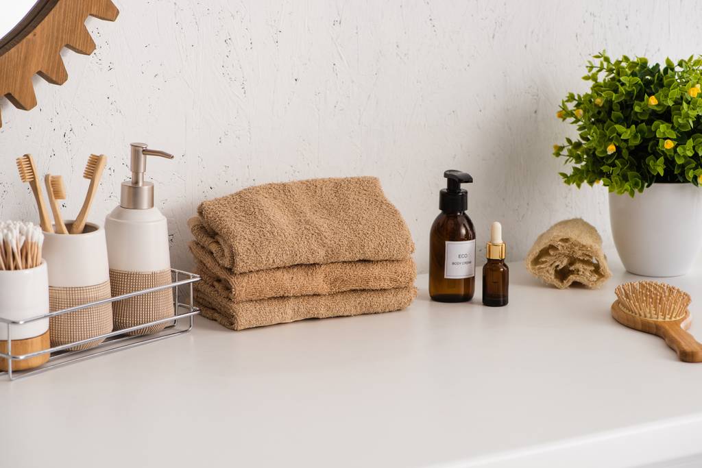 Waschlappen-Test: Zu sehen sind Seifentücher in einem Badezimmer.