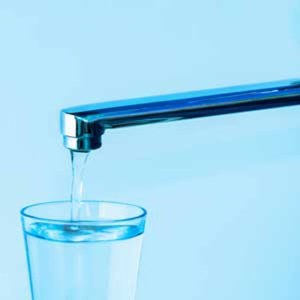 Wasserleitung Glas Wasser
