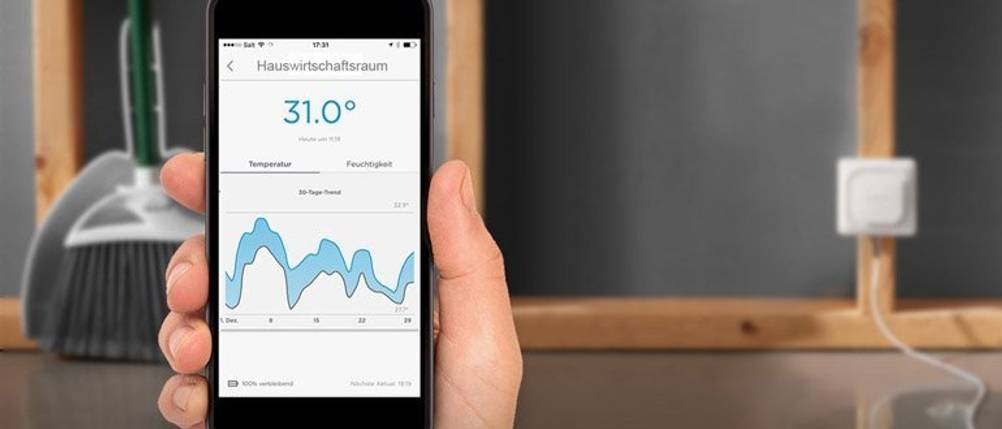 Smartphone mit einem Wassermelder verbunden