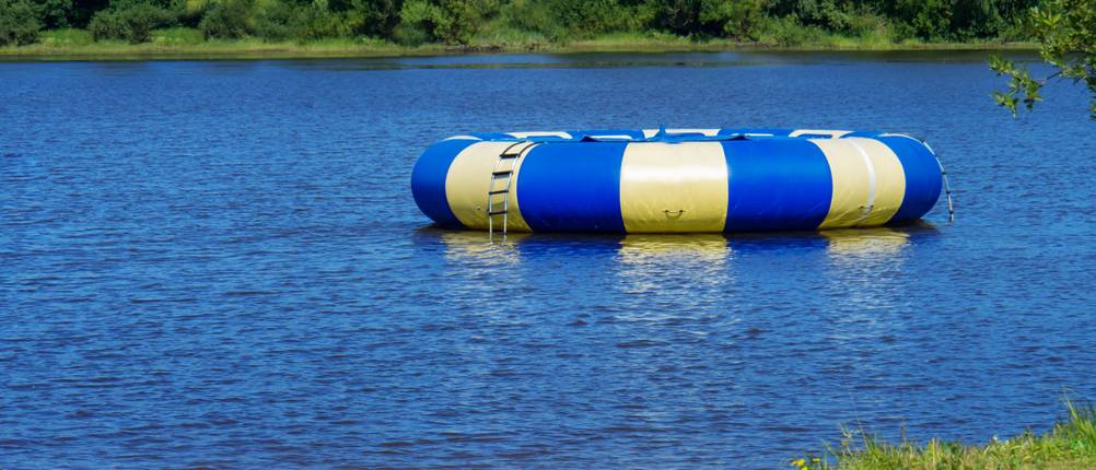 Wassertrampolin-Test