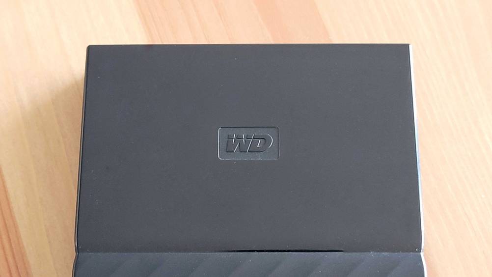 Detailansicht einer getesteten externen SSD Festplatte mit 1 TB von WD.