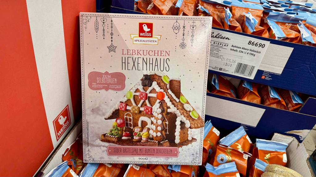 Getestet: Das Lebkuchenhaus zum Zusammenbauen befindet sich in der 900-g-Schachtel von der Firma Weiss.