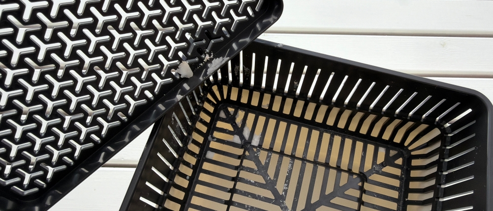 Reste vom Granulat am Wenko-Raumentfeuchter Cube WK50220