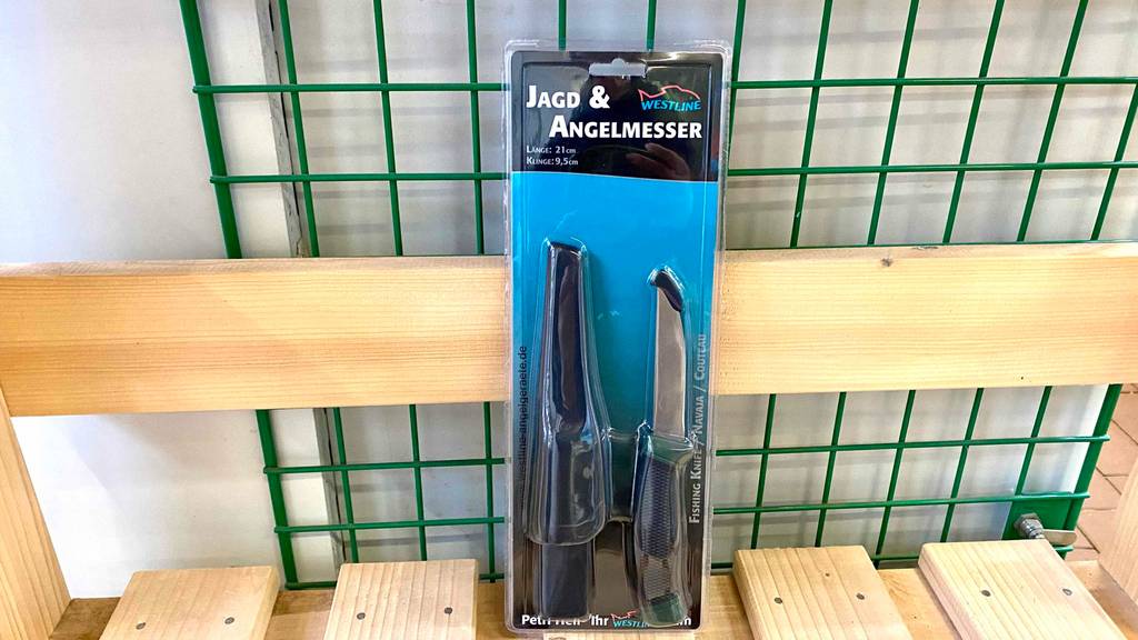 Angelmesser im Test: Detailansicht eines verpackten Angelmessers.