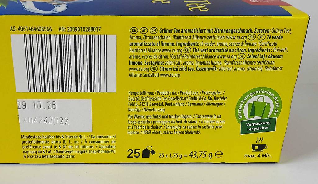 Detailansicht der Produktbeschreibung auf der Verpackung von getestetem grünem Tee in Beuteln.
