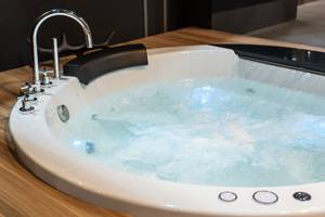 whirlpool-badewanne-air-jets