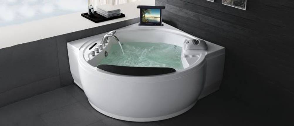 whirlpool-badewanne-mit-fernseher