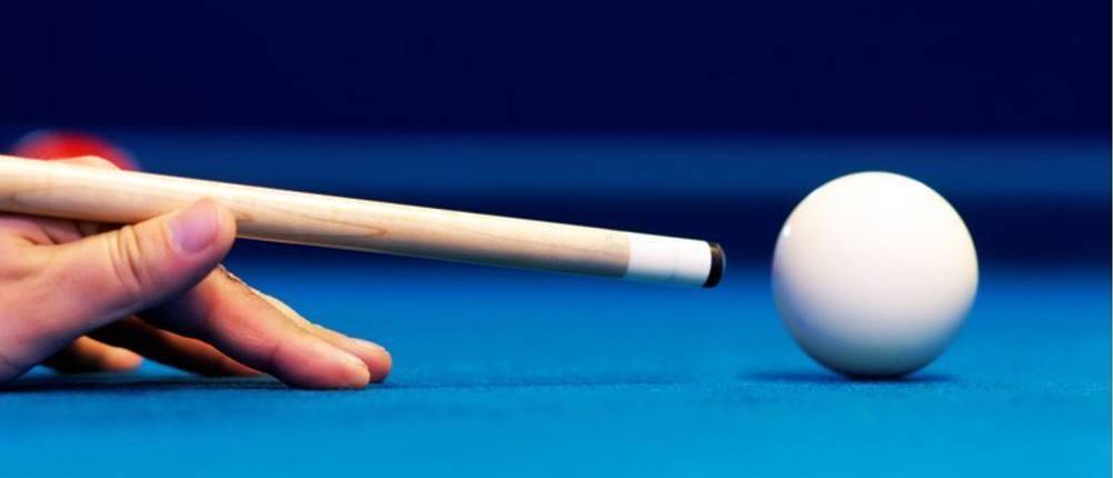 billard stoß richtig handhaltung