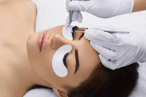 wimpernkleber-professionelle-anwendung