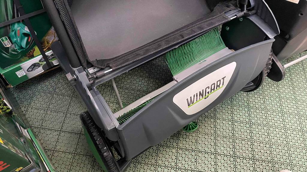 Wingart-Laubsammler WMLS 53 getestet: Das Gerät steht auf dem Boden.