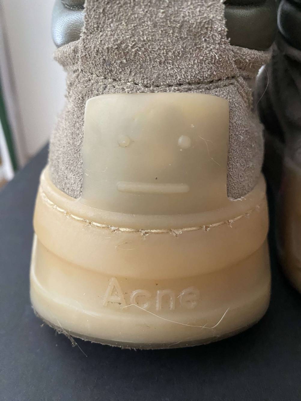 Winterstiefel getestet: Nahaufnahme der Ferse mit Logo.