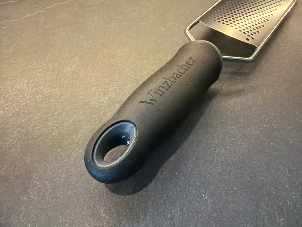 Der Griff der Winzbacher KS-0039 in Nahaufnahme