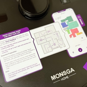 Hinweise zur Erstbenutzung und zur App sind auf dem Wischroboter von Monsga angebracht.