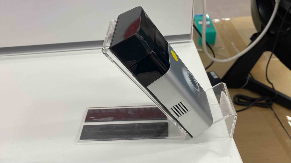 Getestete Wlan-Türklingel befindet sich in einem Geschäft.